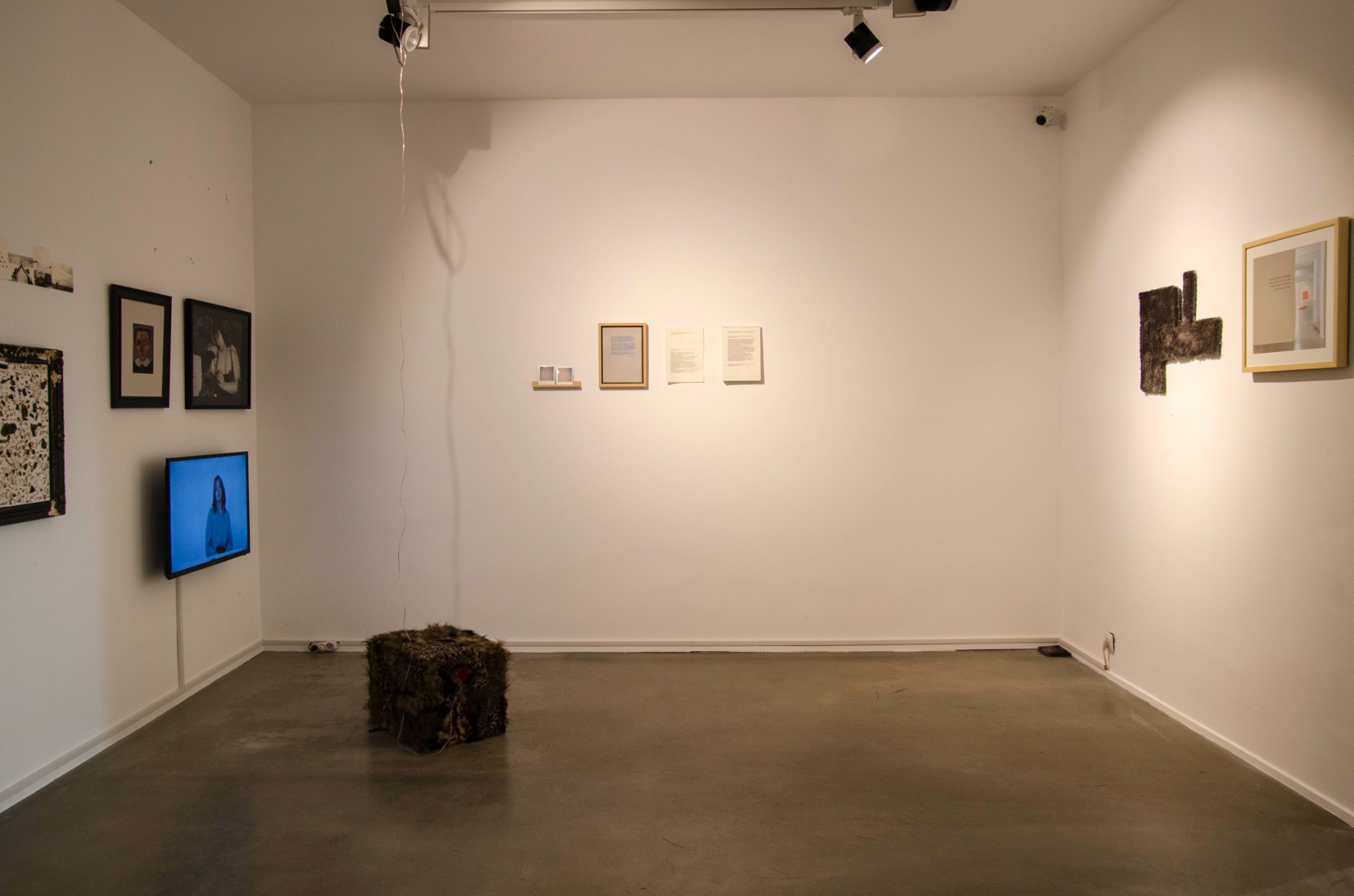 Exhibition view of (5 parçada) umut / hope (in 5 parts)